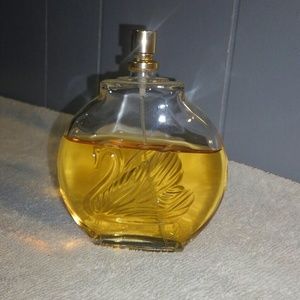 Gloria Vanderbilt fragrance